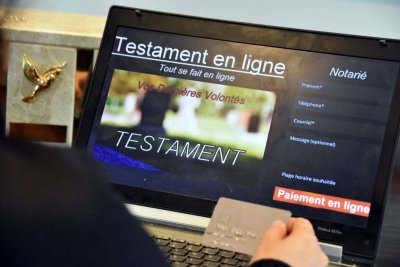 TOUT ne peut se faire EN LIGNE!